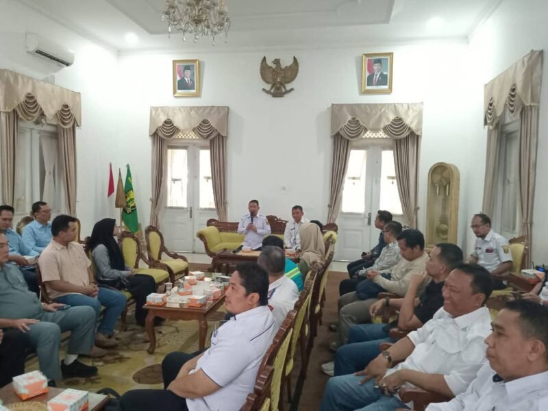 Wakil Bupati Sukabumi membuka Rakor Persiapan Nataru 2025,