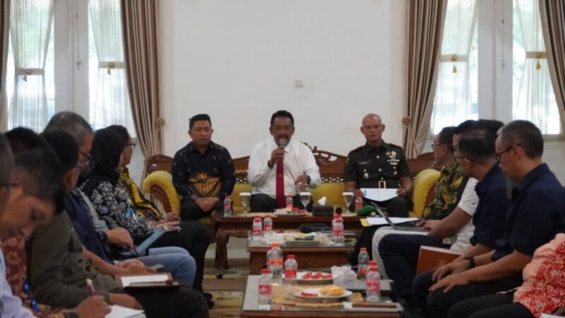 Bupati Sukabumi H. Asep Japar menekankan pentingnya sinergi lintas lembaga