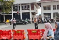 Lonjakan arus kendaraan memasuki Kota Bandung terjadi selama libur Natal 2025 dan Tahun Baru 2026.