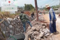 Dugaan pelanggaran K3 pada proyek pembangunan Turap Penahan Tanah di Nagreg