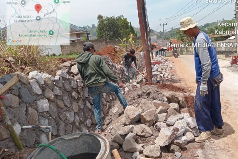 Dugaan pelanggaran K3 pada proyek pembangunan Turap Penahan Tanah di Nagreg
