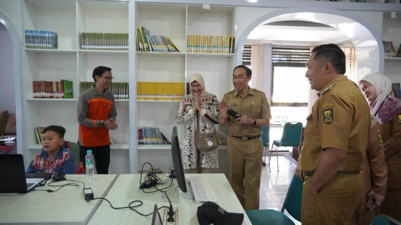 Sekretaris Daerah Kabupaten Sukabumi, H. Ade Suryaman,