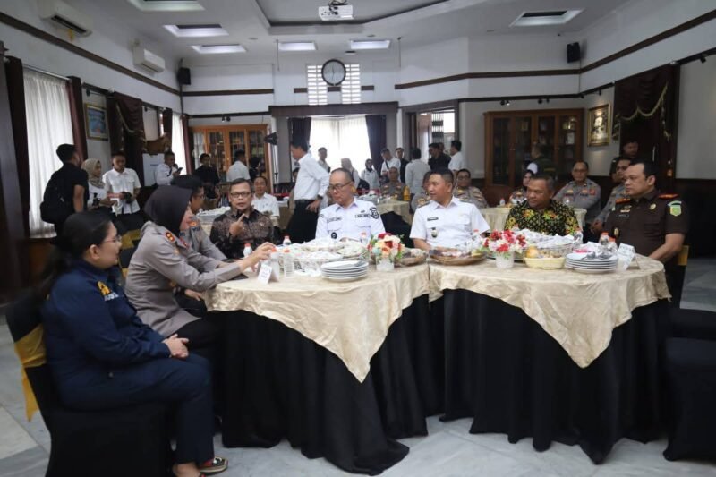 Ketua DPRD Kabupaten Sukabumi menghadiri silaturahmi Forkopimda Kota dan Kabupaten Sukabumi