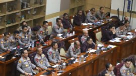 DPR RI menegaskan Polri tetap berada langsung di bawah Presiden