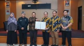 Ketua DPRD Kabupaten Sukabumi Budi Azhar Mutawali