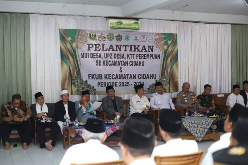 Wakil Bupati Sukabumi H. Andreas menghadiri pelantikan pengurus MUI, UPZ, FKUB,