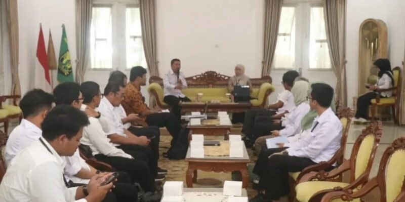 Wakil Bupati Sukabumi H. Andreas menerima kunjungan Tim Evaluasi